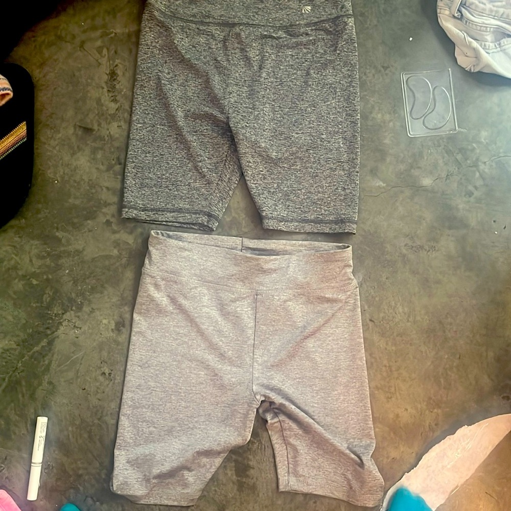 2 pack of biking shorts